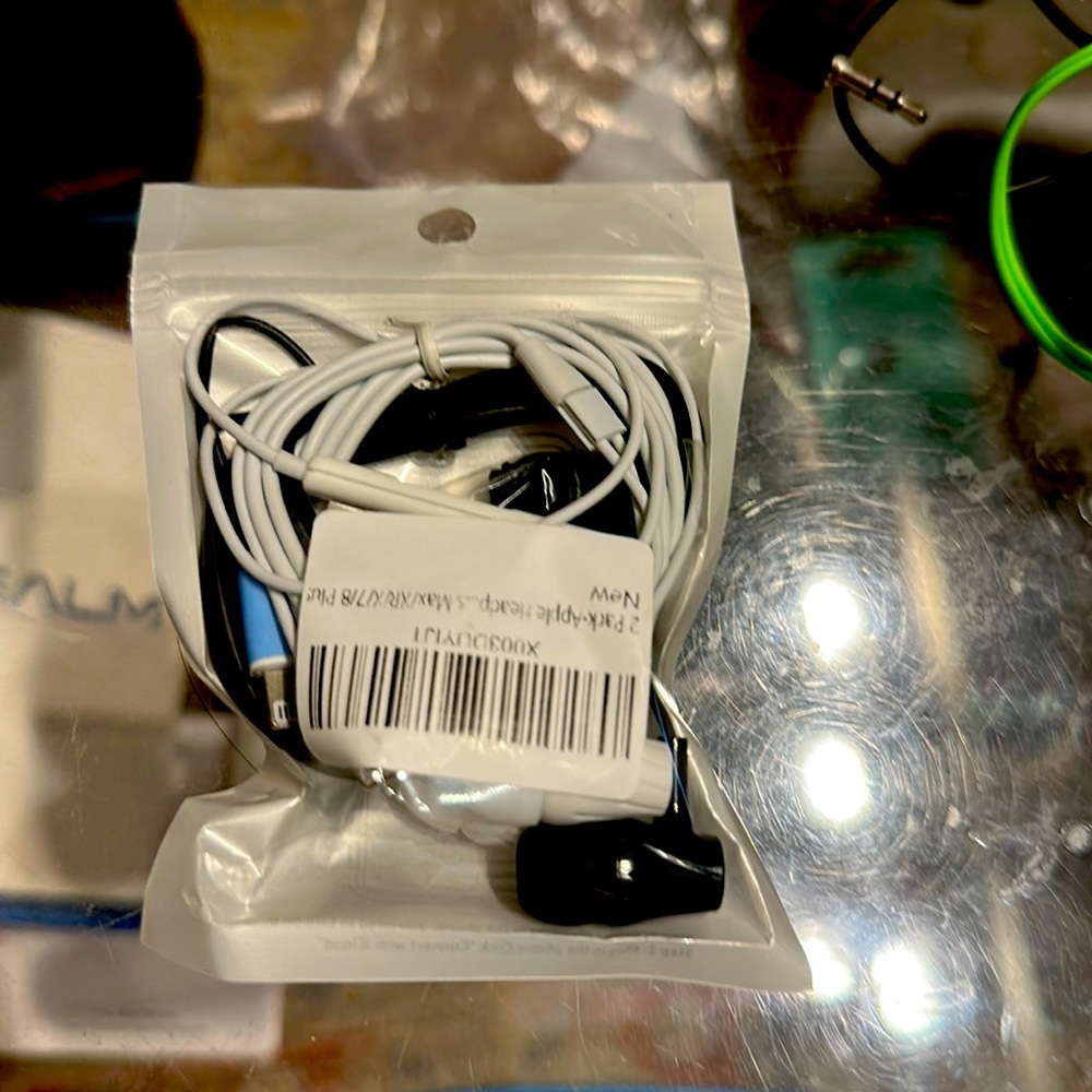 Wired earbuds